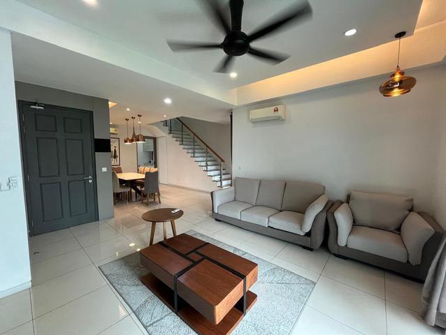 Duplex for rent in Seri Kembangan, Majlis Bandaraya Subang Jaya