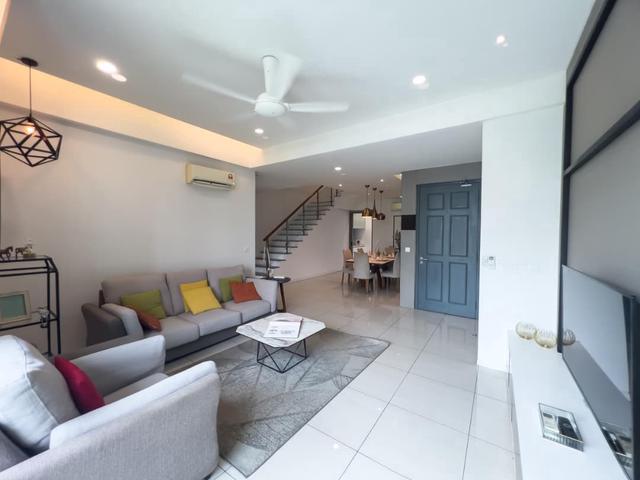Townhouse for sale in Seri Kembangan, Majlis Bandaraya Subang Jaya