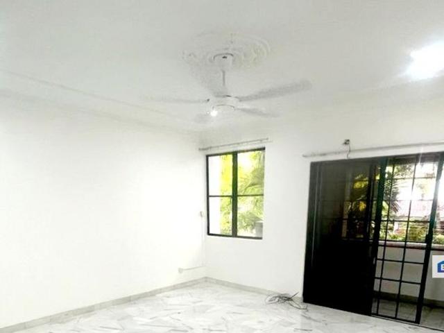 House for sale in Petaling, Damansara Damai