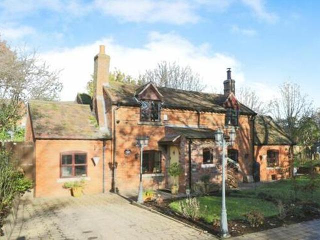 House for sale in Warndon, Worcestershire
