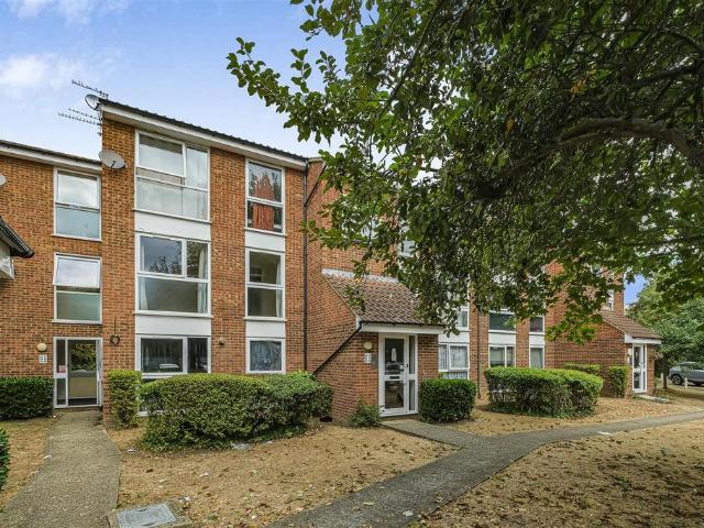Apartment for rent in Grange Hill, Epping Forest