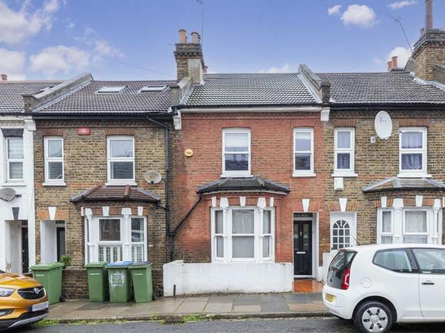 House for rent in Charlton, Greater London