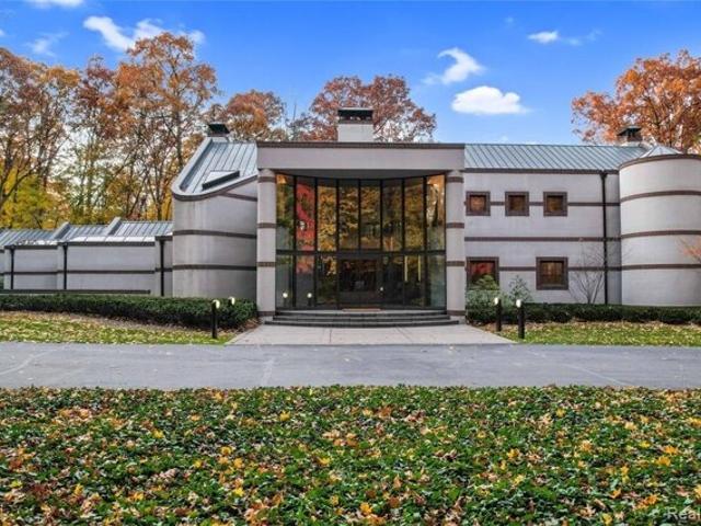 House for sale in Bloomfield Hills, Michigan