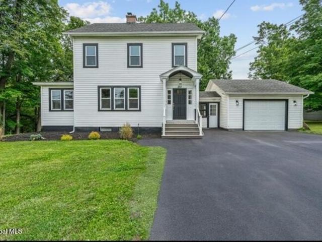 House for sale in Latham House for sale in Latham