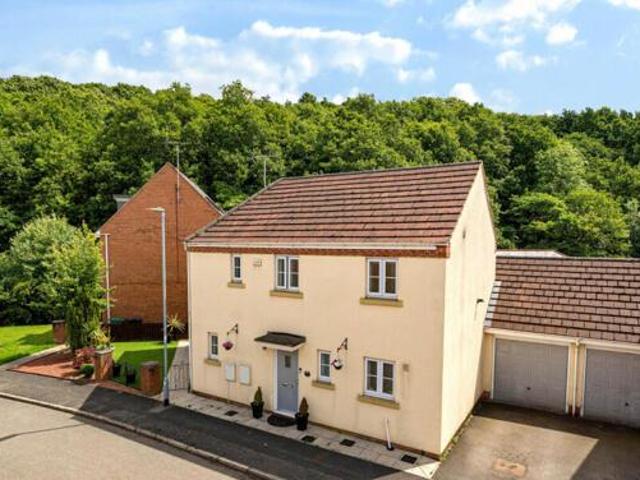House for sale in Pudsey, West Yorkshire