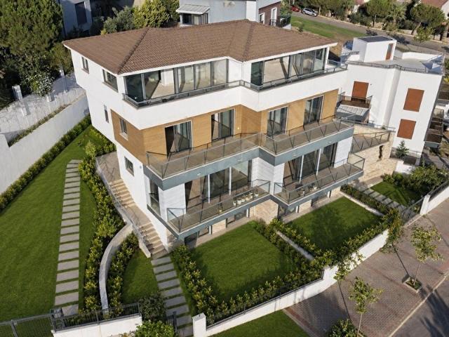 Güzelbahçe, İzmir içerisinde satılık Dükkan