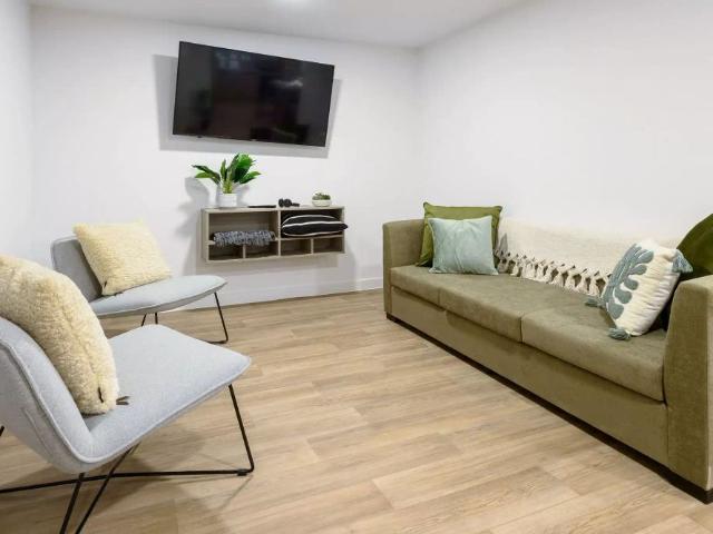 Studio for rent in St Ann's, Haddon