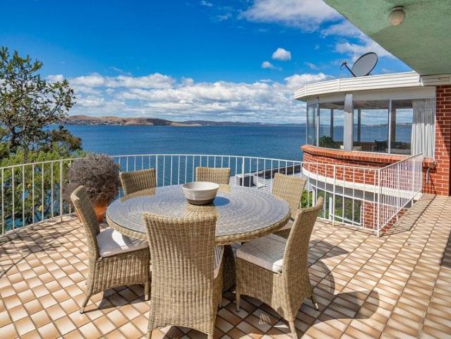 House for sale in Sandy Bay