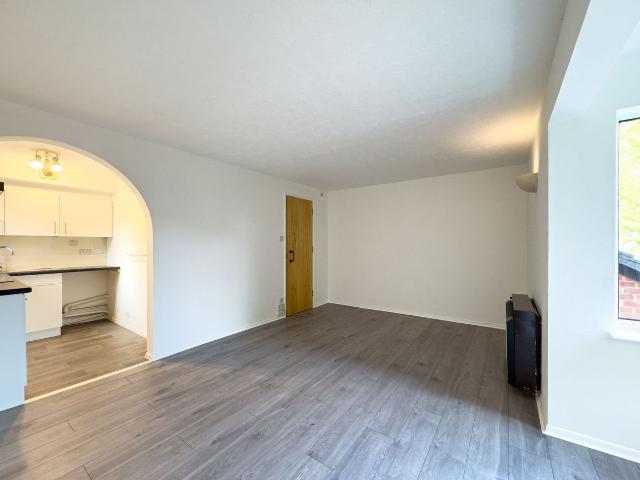 Studio for rent in Burnt Oak, Greater London