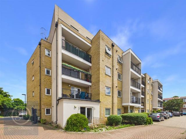 Apartment for rent in Ickenham, Greater London