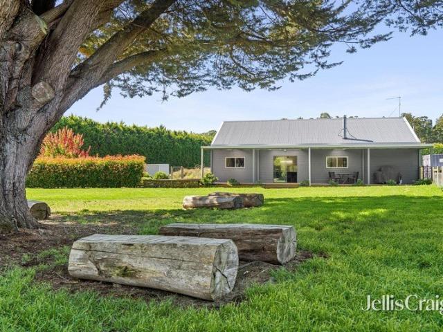 Cottage for sale in Blakeville, Victoria