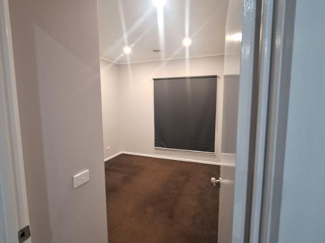 Room for rent in Camerons Creek, Victoria