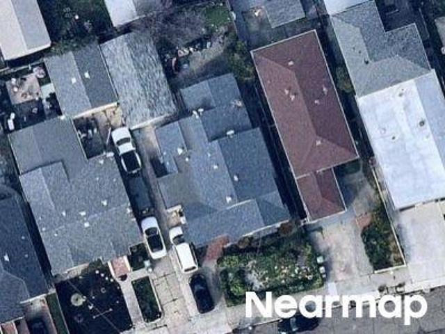 House for sale in Oakland