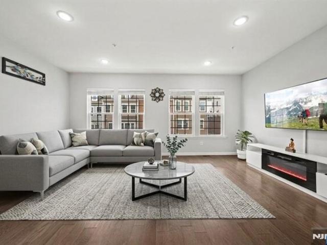 House for sale in Wood Ridge, New Jersey