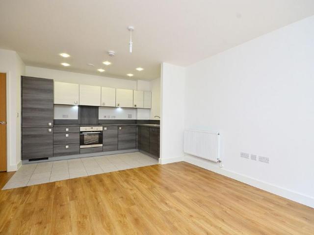 Apartment for rent in Bromley-by-Bow, Poplar Grove