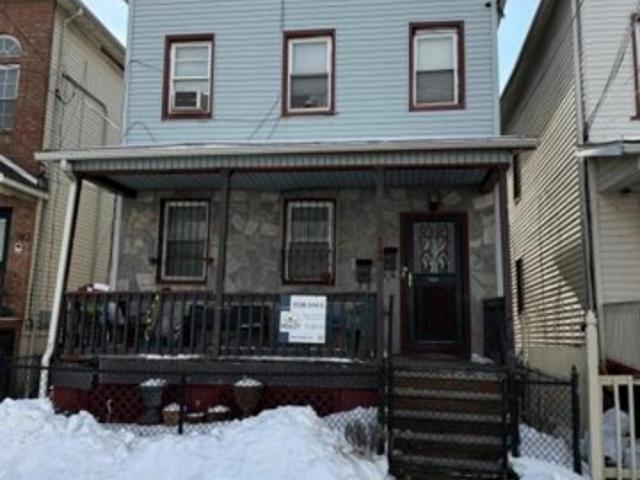 House for sale in Elizabeth, New Jersey