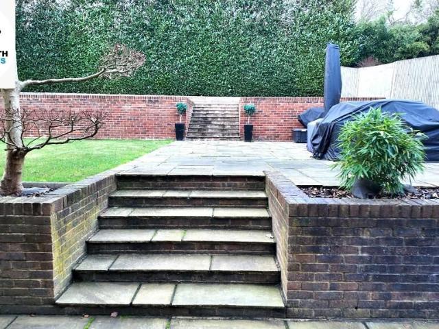 House for rent in Row Town, Surrey