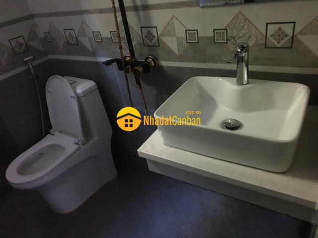 Nhà mặt phố bán