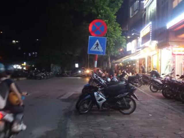 Nhà mặt phố bán tại Hoàn Kiếm, Hà Nội