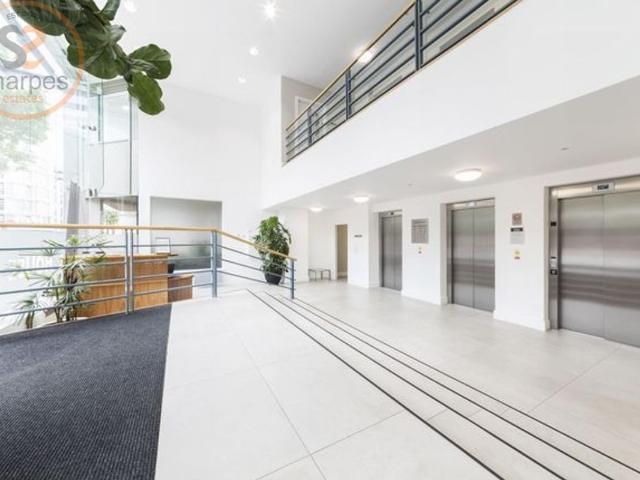 Apartment for rent in London Borough of Hounslow, Greater London