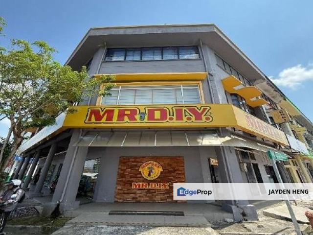 Shop for rent in Petaling, Alam Impian