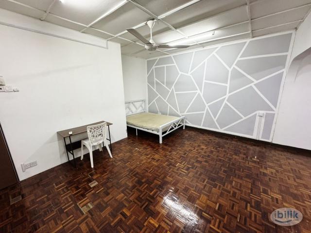 Room for rent in Country Heights Damansara, Kuala Lumpur