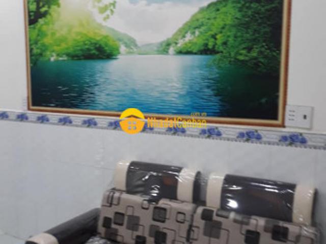 Nhà mặt phố bán