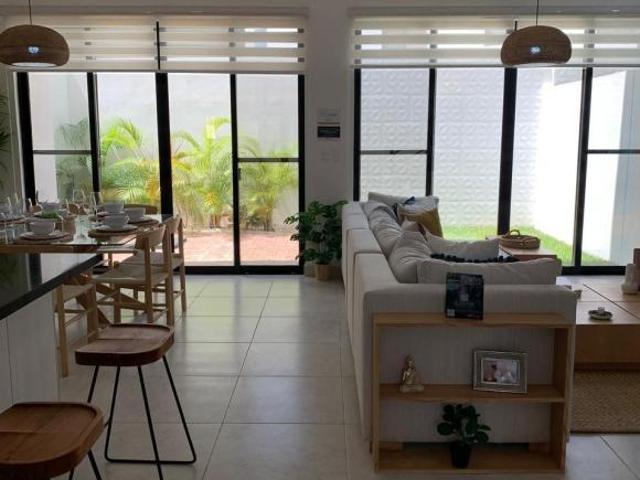 CASA EN LA AVENIDA HUAYACAN A 20 MINUTOS DE LA PLAYA
