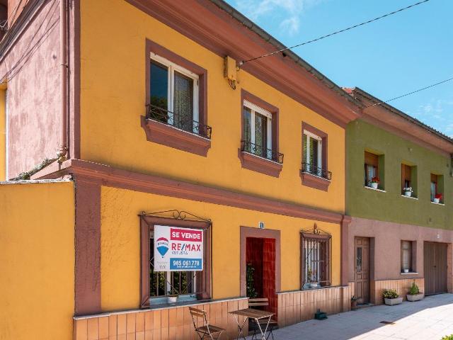 Casa en venta en Bimenes, Rosuaria