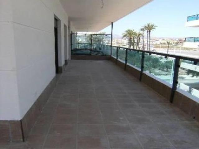 Piso en venta en Atzavares, el Baix Vinalopó