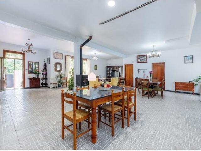 Casa en venta en Vincios, Vigo