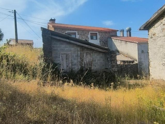 Chalet en venta en Obra, Vila de Cruces
