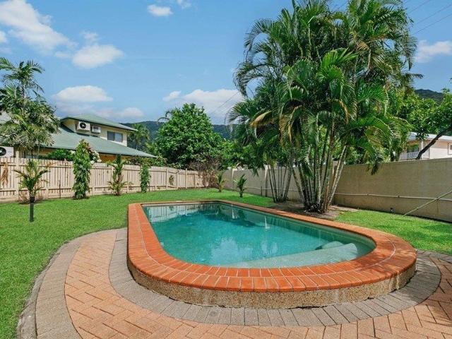 Townhouse for rent in Palm Cove, Queensland