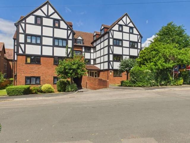 Apartment for rent in Wotton, Gloucester