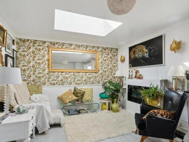 House for sale in Batchworth, Hertfordshire