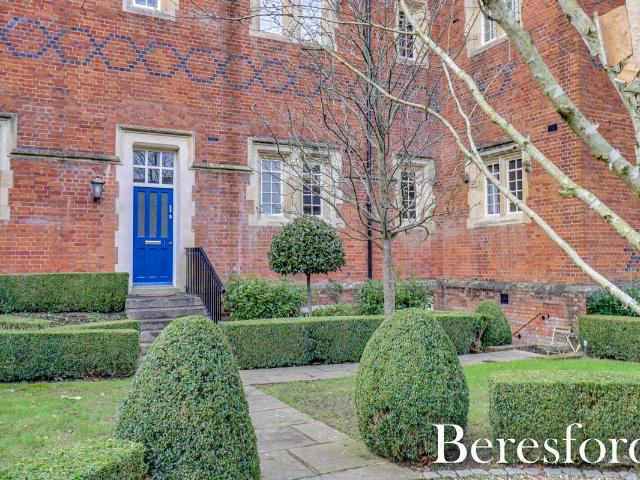 Apartment for rent in The Galleries, Navestock Side