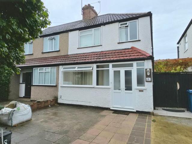 Apartment for rent in London Borough of Harrow, Greater London