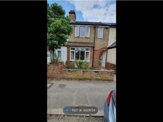 House for rent in Gould's Green, Greater London