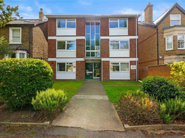 Apartment for rent in Norbiton, Greater London