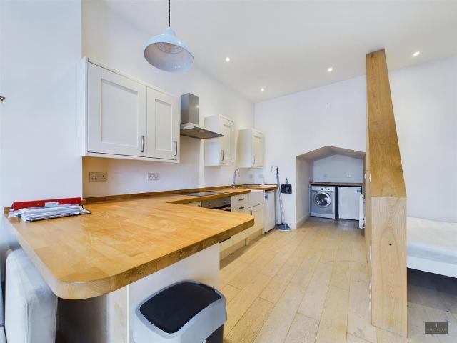 Studio for rent in St Thomas, Exeter