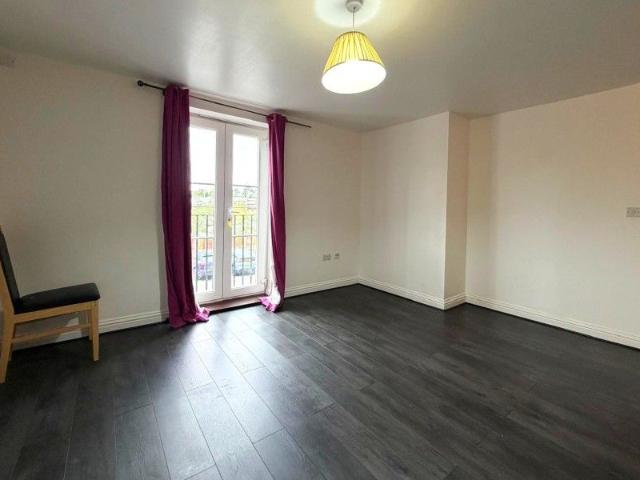 Apartment for rent in Knaphill, Woking