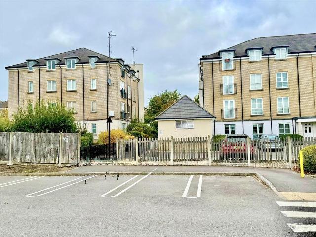 Apartment for rent in Woking, Surrey