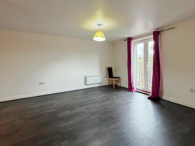 Apartment for rent in Knaphill, Woking
