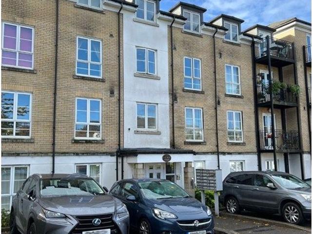 Apartment for rent in Woking, Surrey