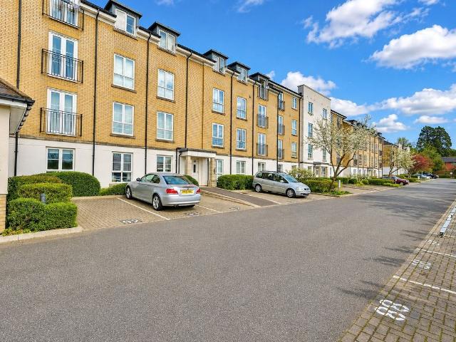 Apartment for rent in Woking, Surrey