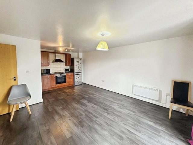 Apartment for rent in Knaphill, Woking