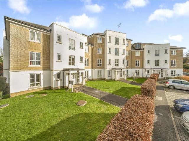 Apartment for rent in Woking, Surrey