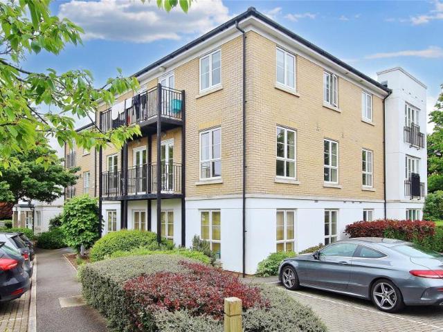 Apartment for rent in Woking, Surrey
