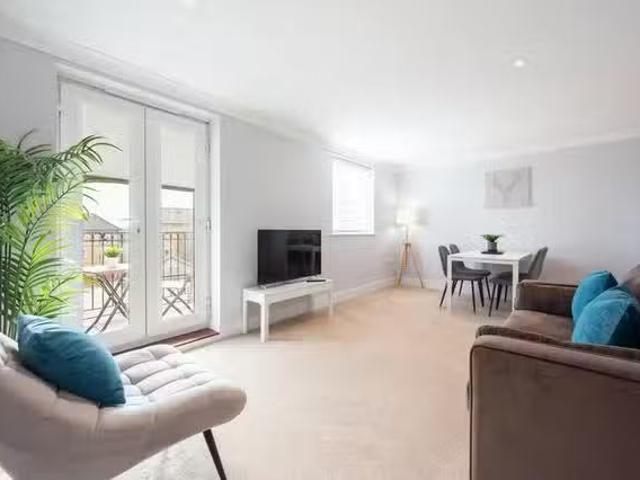 Apartment for rent in Mile End, Fordham Heath