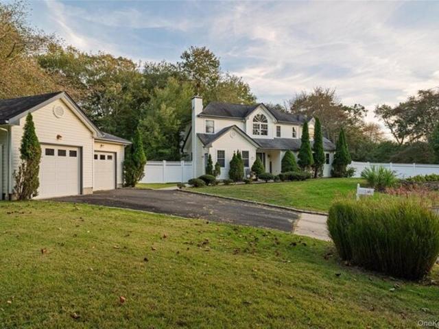 House for sale in Centereach, New York